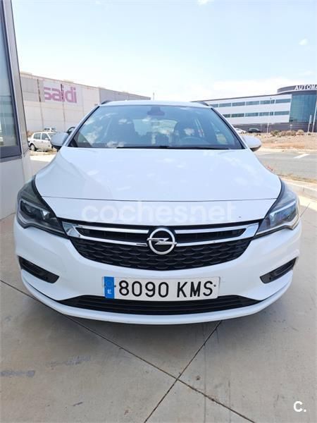 Blanco Usado 2018 Opel Astra Dynamic Familiar | 7990 € (Buen precio) - Imagen 1/4