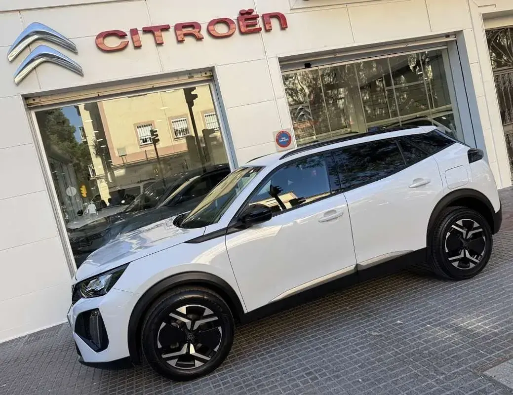 Usado Peugeot 2008 Allure 131 CV (96 kW) 2024 Blanco SUV