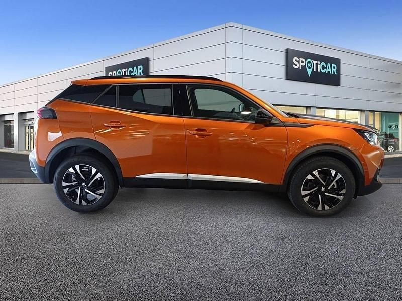 Usado Peugeot 2008 Allure 100 CV (73 kW) 2023 Naranja SUV