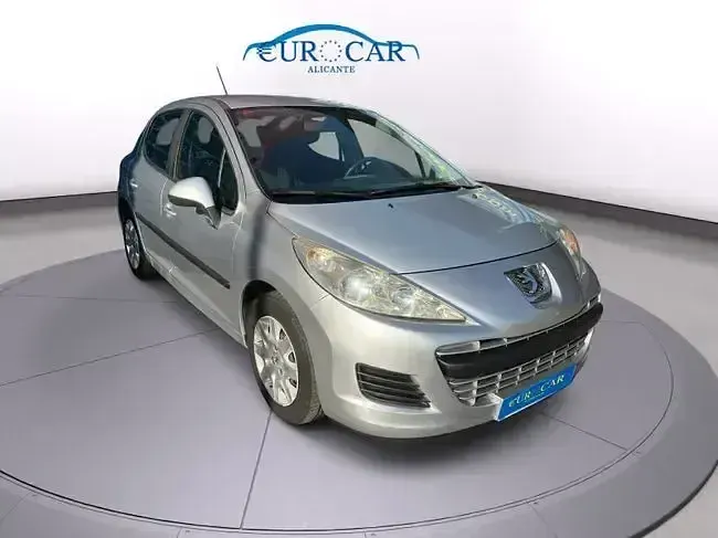 Usado Peugeot 207 Envy 75 CV (55 kW) 2010 Gris Utilitario