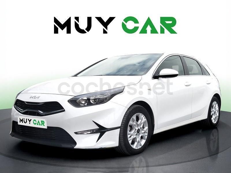 Usado Kia Ceed 136 CV (100 kW) 2023 Blanco Utilitario