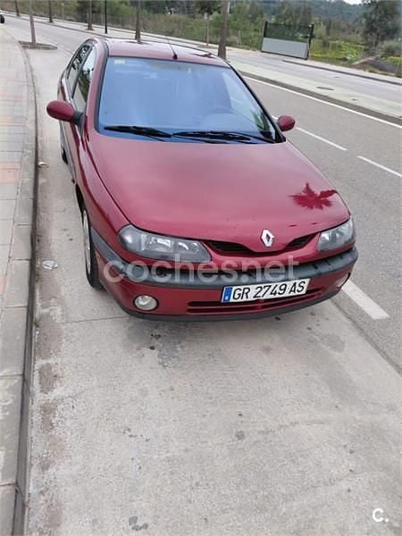 Usado Renault Laguna 110 CV (80 kW) 1998 Granate Berlina