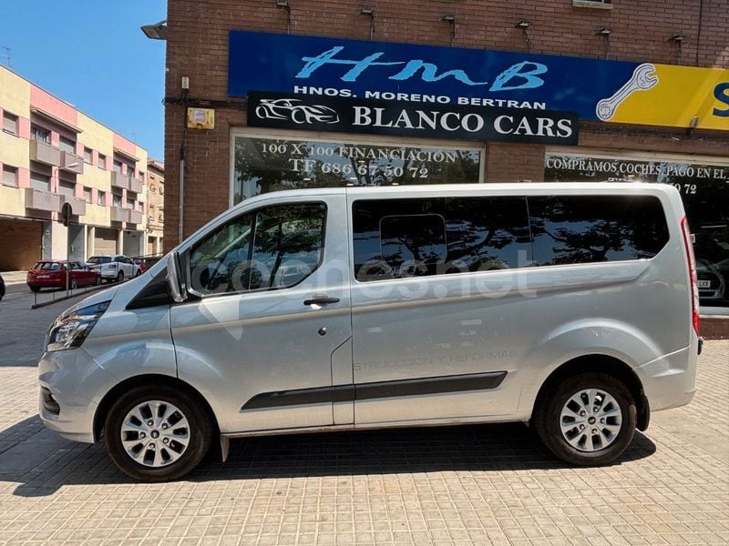 Gris / plata Usado 2023 Ford Transit Custom Nugget Monovolumen | 36.990 € (Precio justo) - Imagen 1/4