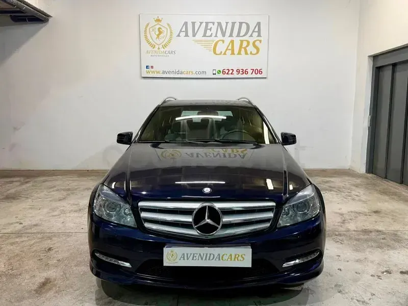 Usado Mercedes C220 170 CV (125 kW) 2010 Azul Familiar