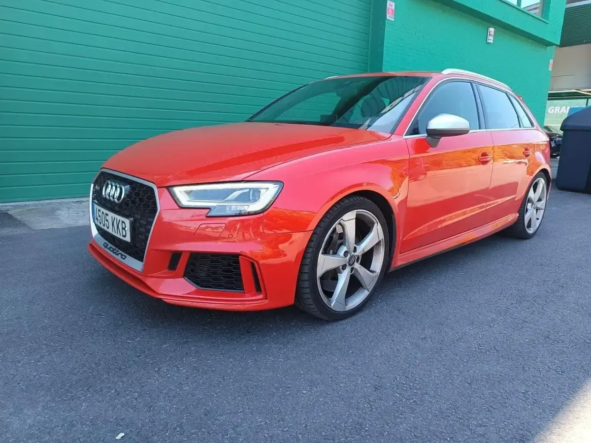 Usado Audi RS3 Sportback 400 CV (294 kW) 2018 Rojo Utilitario