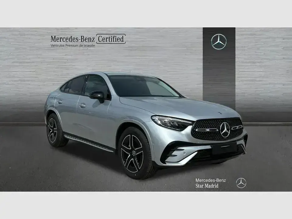 Usado Mercedes GLC300 AMG line 269 CV (197 kW) 2024 Plata hightec metalizado SUV