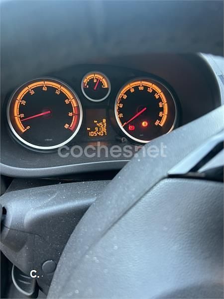 Usado Opel Corsa Color Edition 100 CV (73 kW) 2012 Amarillo Berlina