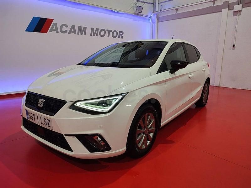 Usado Seat Ibiza Style Plus 110 CV (80 kW) 2021 Blanco Utilitario