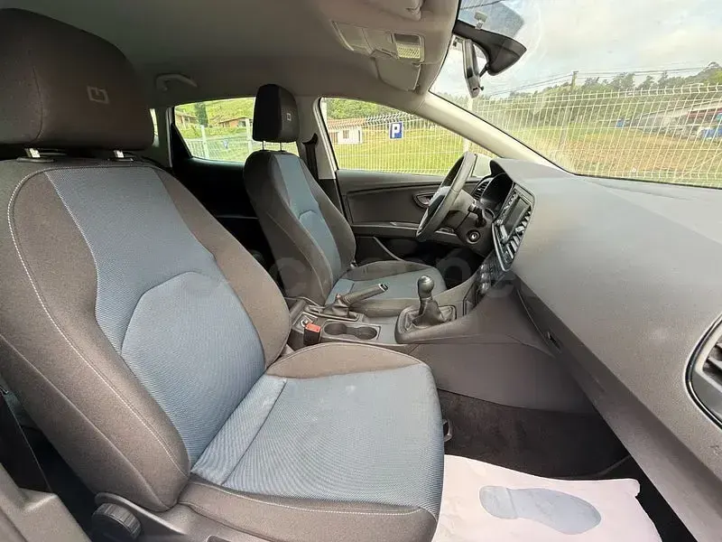 Usado Seat Leon CONNECT 110 CV (80 kW) 2015 Blanco Berlina
