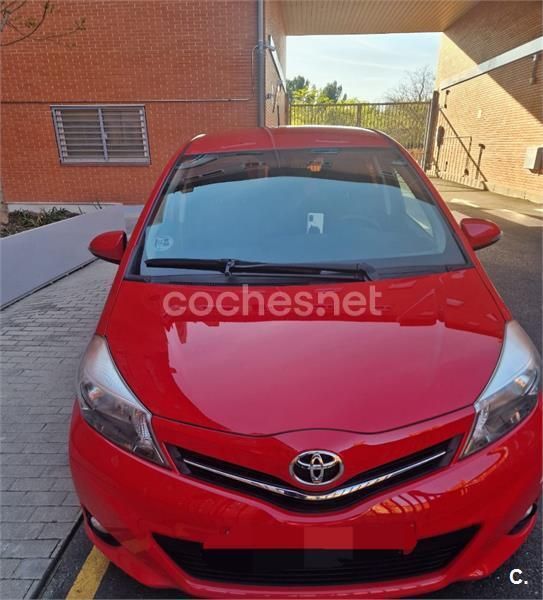 Rojo Usado 2014 Toyota Yaris Advance Berlina | 10.000 € (Precio justo) - Imagen 1/4