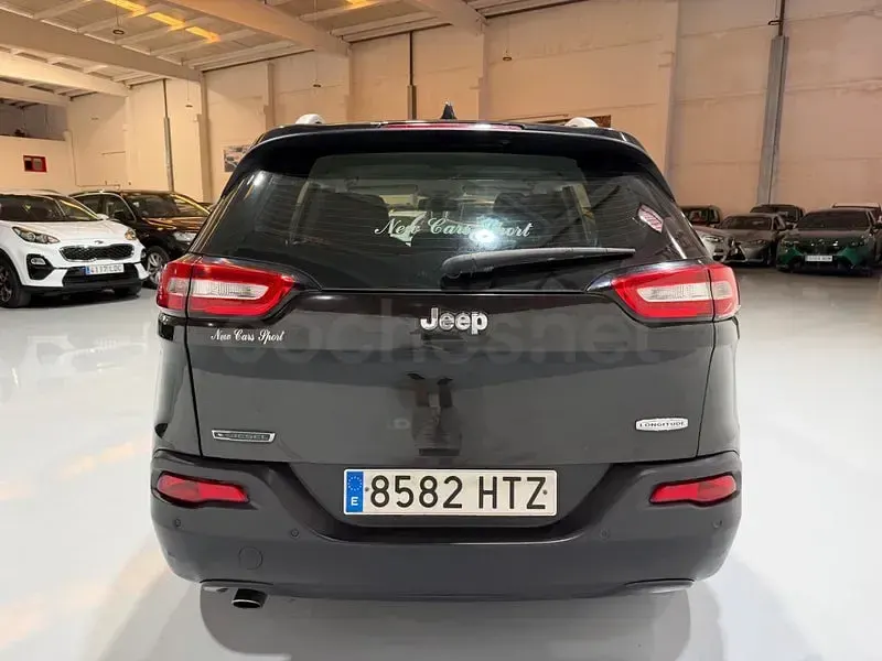 Usado Jeep Cherokee Longitude 140 CV (102 kW) 2013 Negro SUV