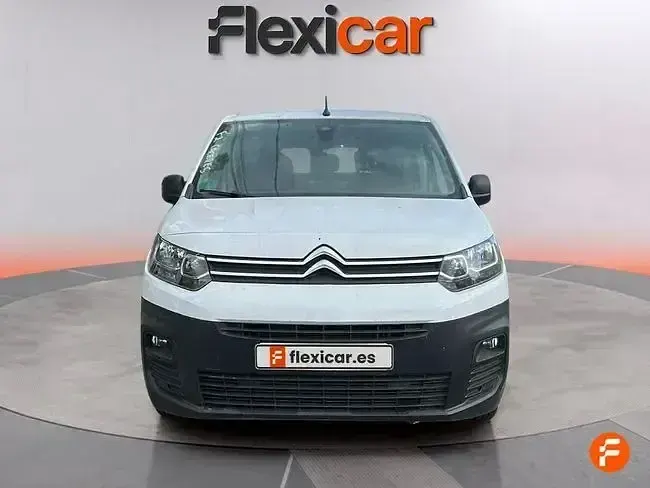 Usado Citroën Berlingo Feel 102 CV (75 kW) 2023 Blanco Monovolumen