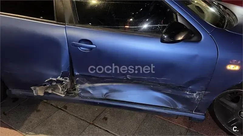 Usado Seat Leon Sport 110 CV (80 kW) 2002 Azul Utilitario