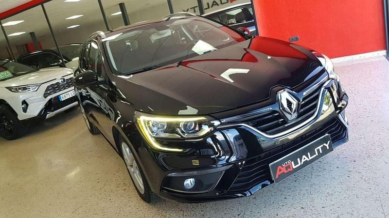 Usado Renault Mégane GrandTour Business 110 CV (80 kW) 2019 Negro Familiar