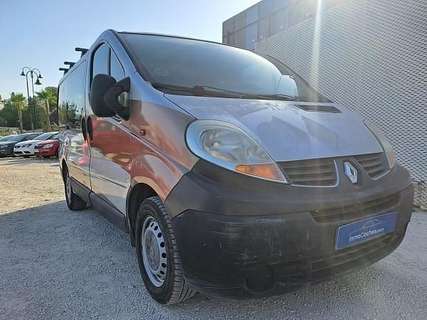 Usado Renault Trafic 115 CV (84 kW) 2007 Gris Monovolumen
