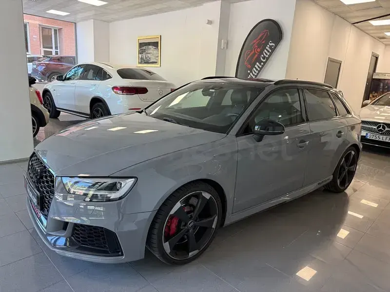 Usado Audi RS3 400 CV (294 kW) 2018 Gris / plata Berlina
