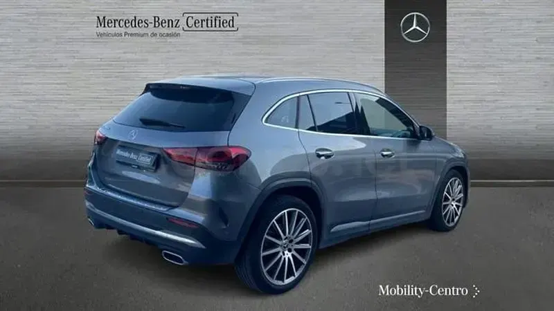 Usado Mercedes GLA200 150 CV (110 kW) 2021 Gris / plata SUV