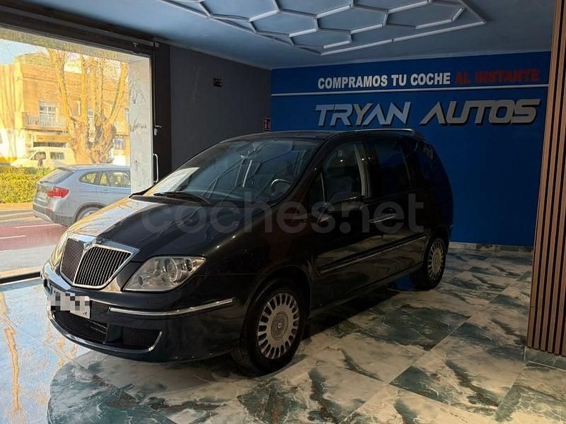 Usado Lancia Phedra 128 CV (94 kW) 2005 Azul Monovolumen