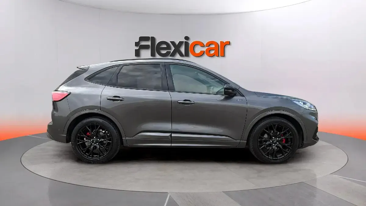 Usado Ford Kuga ST-Line 150 CV (110 kW) 2023 Gris SUV