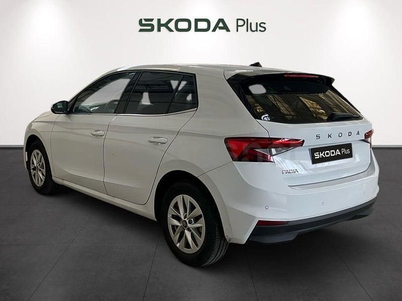Usado Skoda Fabia Selection 115 CV (84 kW) 2025 Blanco Utilitario
