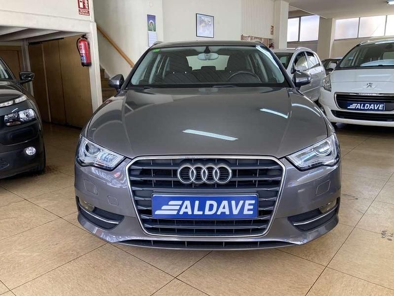 Usado Audi A3 Sportback Attraction 110 CV (80 kW) 2014 Marrón Utilitario