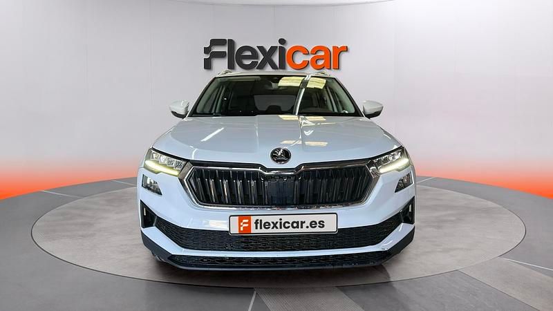 Usado Skoda Karoq Ambition 116 CV (85 kW) 2023 Blanco SUV