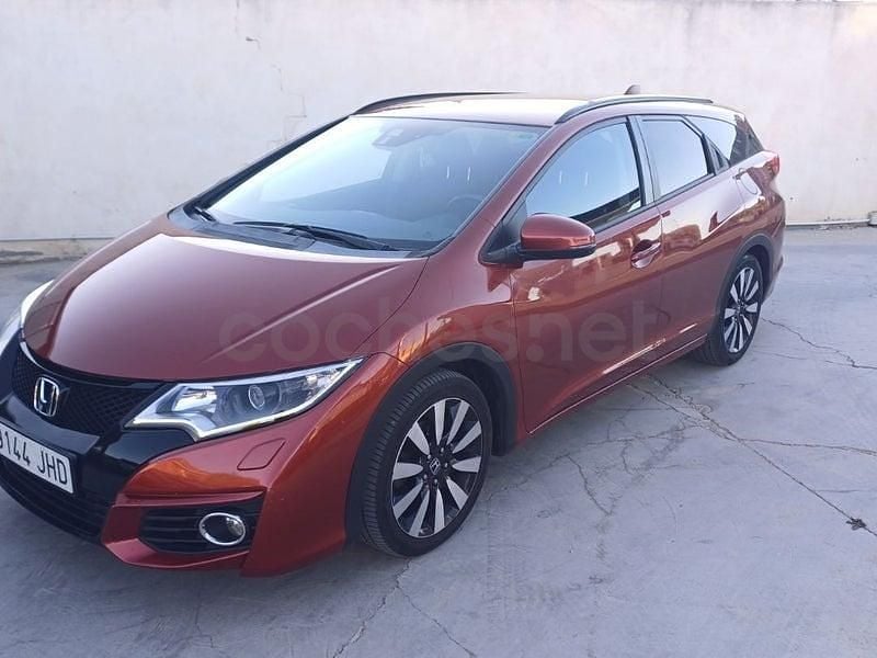 Usado Honda Civic Elegance 120 CV (88 kW) 2015 Granate Familiar