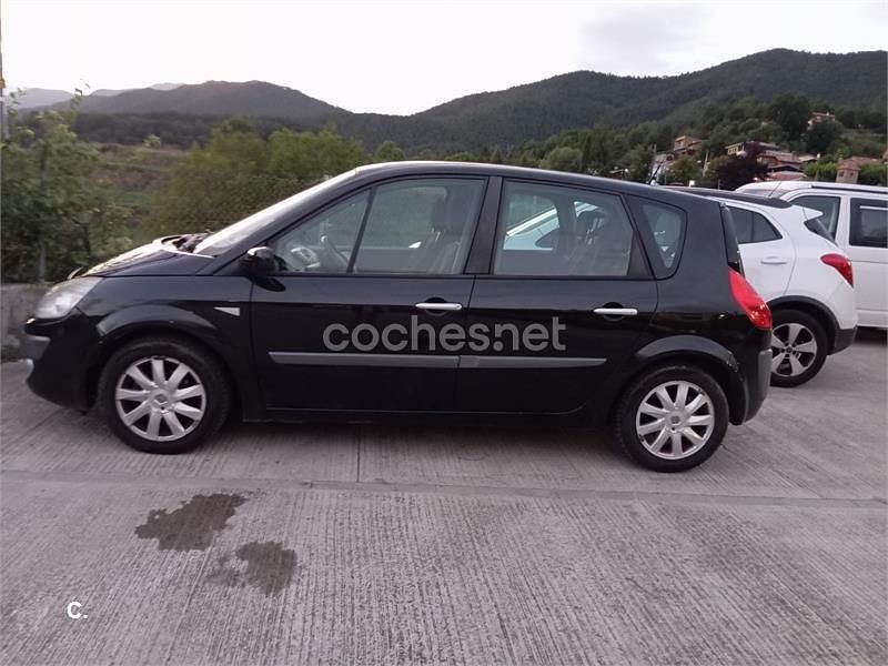 Usado Renault Scénic III Dynamique 105 CV (77 kW) 2009 Negro Monovolumen