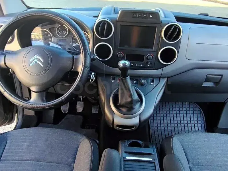Usado Citroën Berlingo Feel 110 CV (80 kW) 2016 Marrón Monovolumen