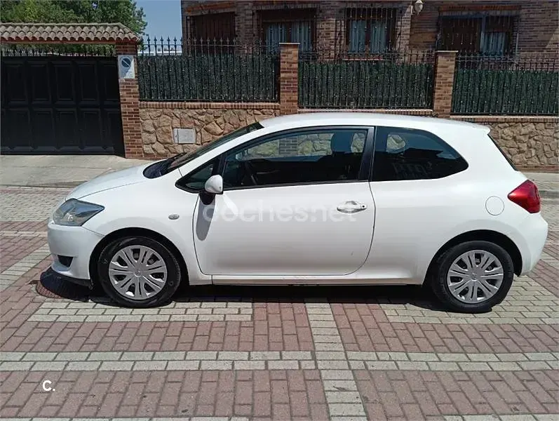 Usado Toyota Auris Luna 126 CV (92 kW) 2007 Blanco Utilitario