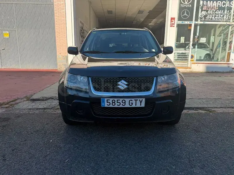 Usado Suzuki Grand Vitara 129 CV (94 kW) 2010 Negro SUV