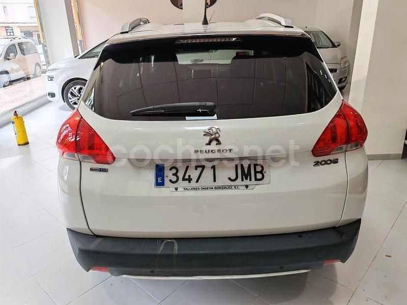 Usado Peugeot 2008 Allure 100 CV (73 kW) 2016 Blanco SUV