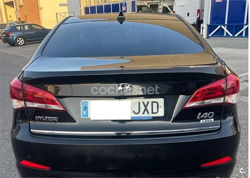 Usado Hyundai i40 141 CV (103 kW) 2017 Negro Berlina