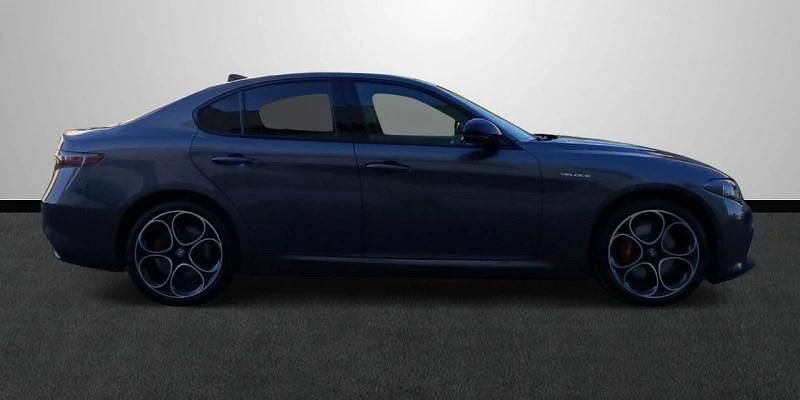 Nuevo Alfa Romeo Giulia Veloce 160 CV (117 kW) 2025 Gris Berlina