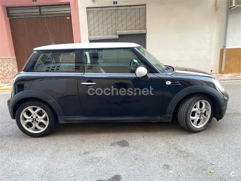 Käytetty Mini Cooper D 110 HP (80 kW) 2010 Musta Viistoperä