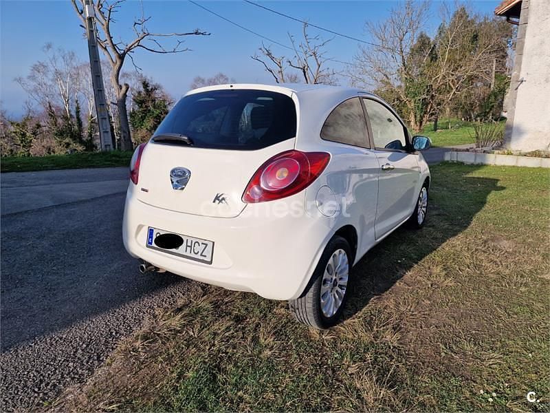 Usado Ford Ka Titanium 75 CV (55 kW) 2011 Blanco Utilitario