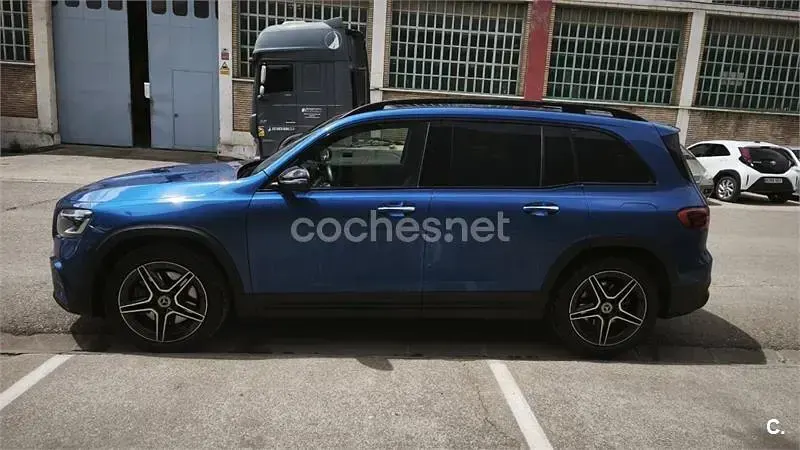 Usado Mercedes GLB220 190 CV (139 kW) 2024 Azul SUV