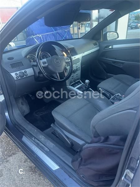 Usado Opel Astra GTC Sport 120 CV (88 kW) 2009 Gris / plata Berlina