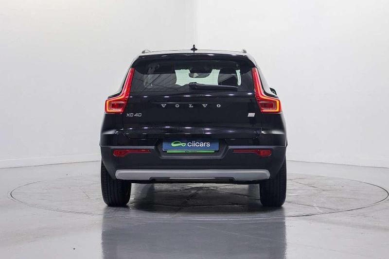 Usado Volvo XC40 Inscription 179 CV (131 kW) 2021 Negro SUV
