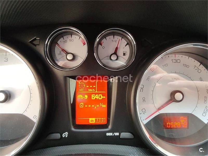 Usado Peugeot 308 SW Premium 140 CV (102 kW) 2010 Gris / plata Familiar