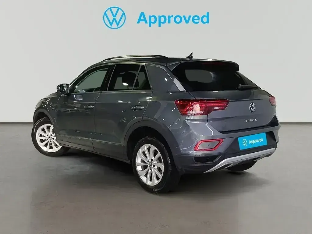 Usado VW T-Roc Life 150 CV (110 kW) 2024 Gris SUV
