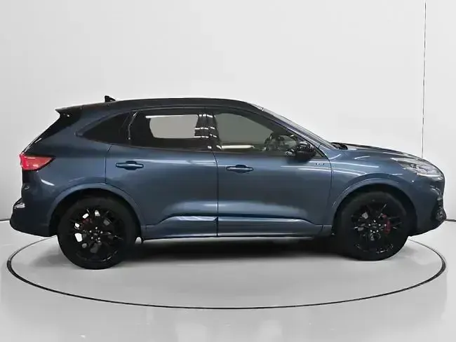 Usado Ford Kuga ST-Line X 225 CV (165 kW) 2023 Azul SUV