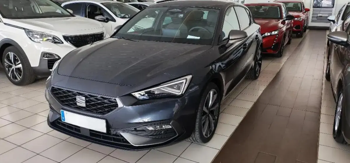 Nuevo Seat Leon FR 150 CV (110 kW) 2026 Gris magnetic Berlina