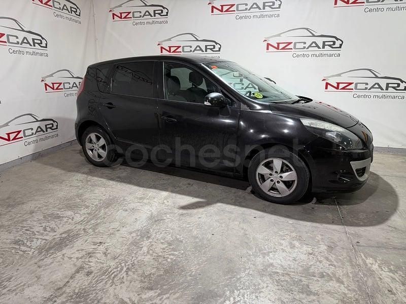 Usado Renault Scénic III Bose Edition 130 CV (95 kW) 2010 Beige Monovolumen