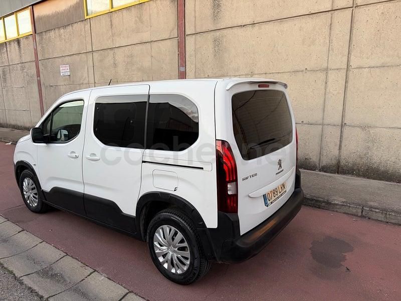 Usado Peugeot Rifter Active 100 CV (73 kW) 2021 Blanco Monovolumen