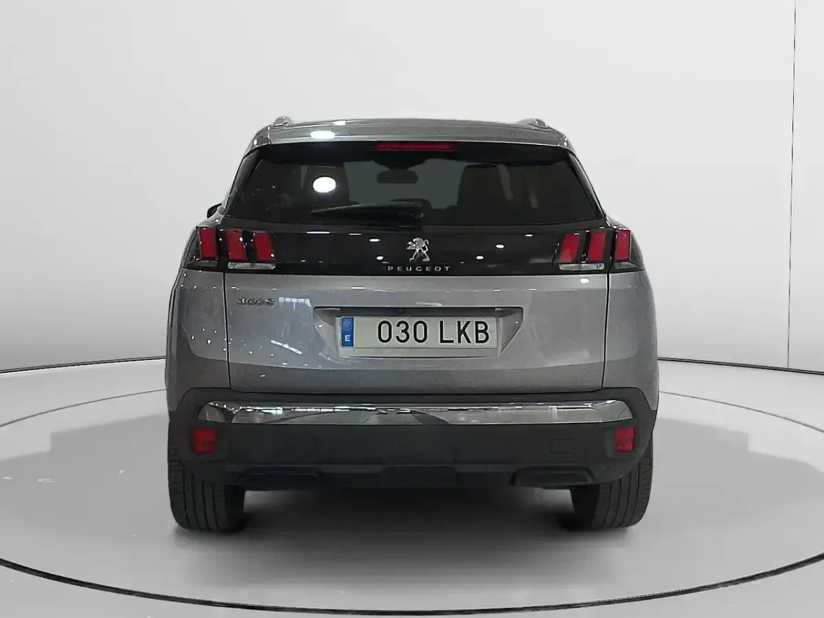 Usado Peugeot 3008 Allure 131 CV (96 kW) 2020 Gris SUV