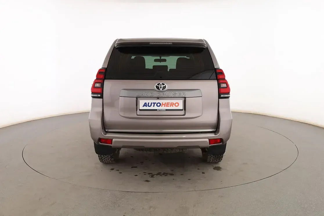 Usado Toyota Land Cruiser 177 CV (130 kW) 2018 Dorado SUV
