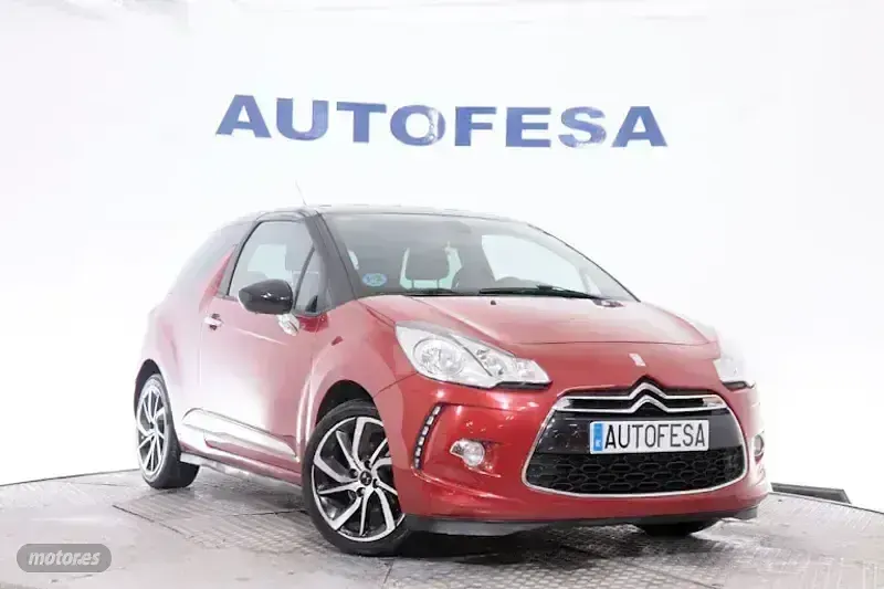 Usado DS Automobiles DS3 Style 100 CV (73 kW) 2015 Granate Coupe
