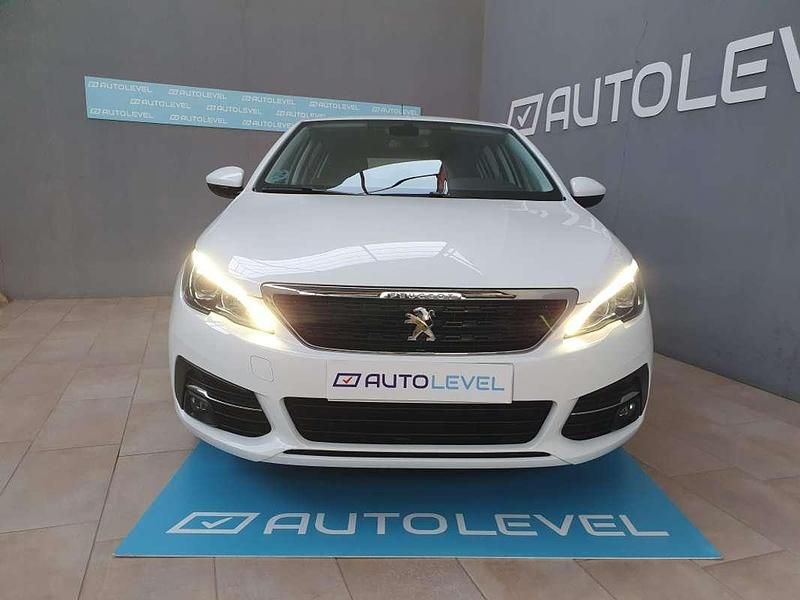 Usado Peugeot 308 Active 131 CV (96 kW) 2021 Blanco Utilitario