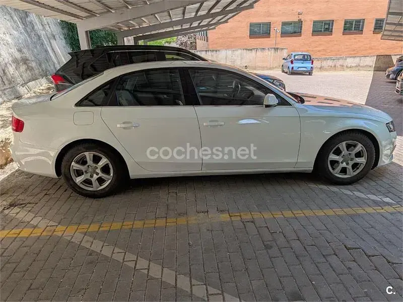 Usado Audi A4 136 CV (100 kW) 2011 Blanco Berlina